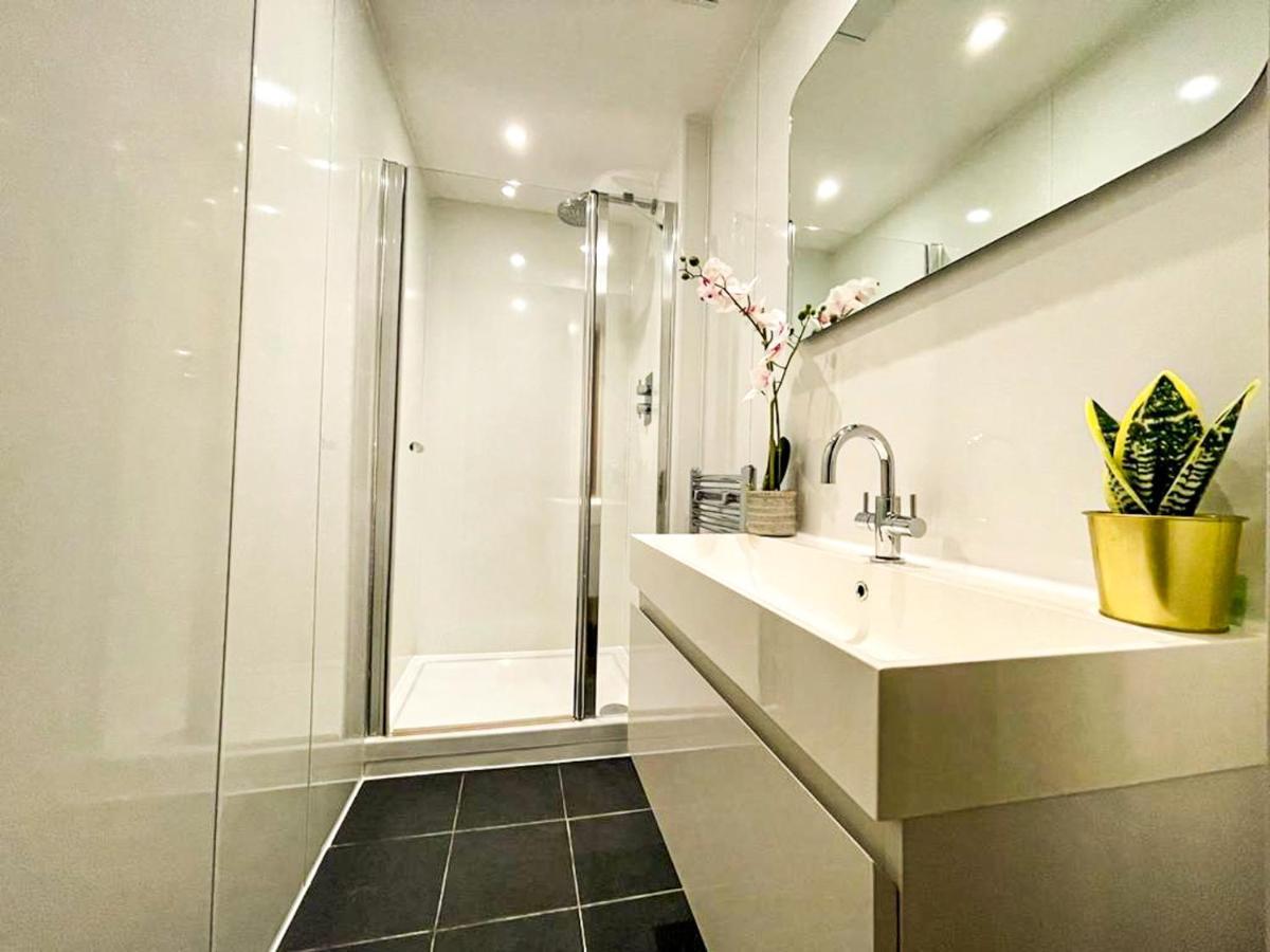 Desirable 2 Bed Apt Near Edinburgh Castle Экстерьер фото